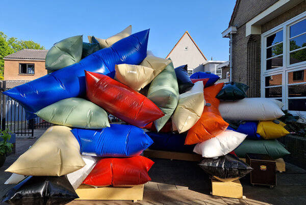 Inflatable Crazy Pillow Structure